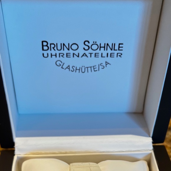 Bruno Söhnle German Watch Flamur with Diamonds - Picture 6 of 9